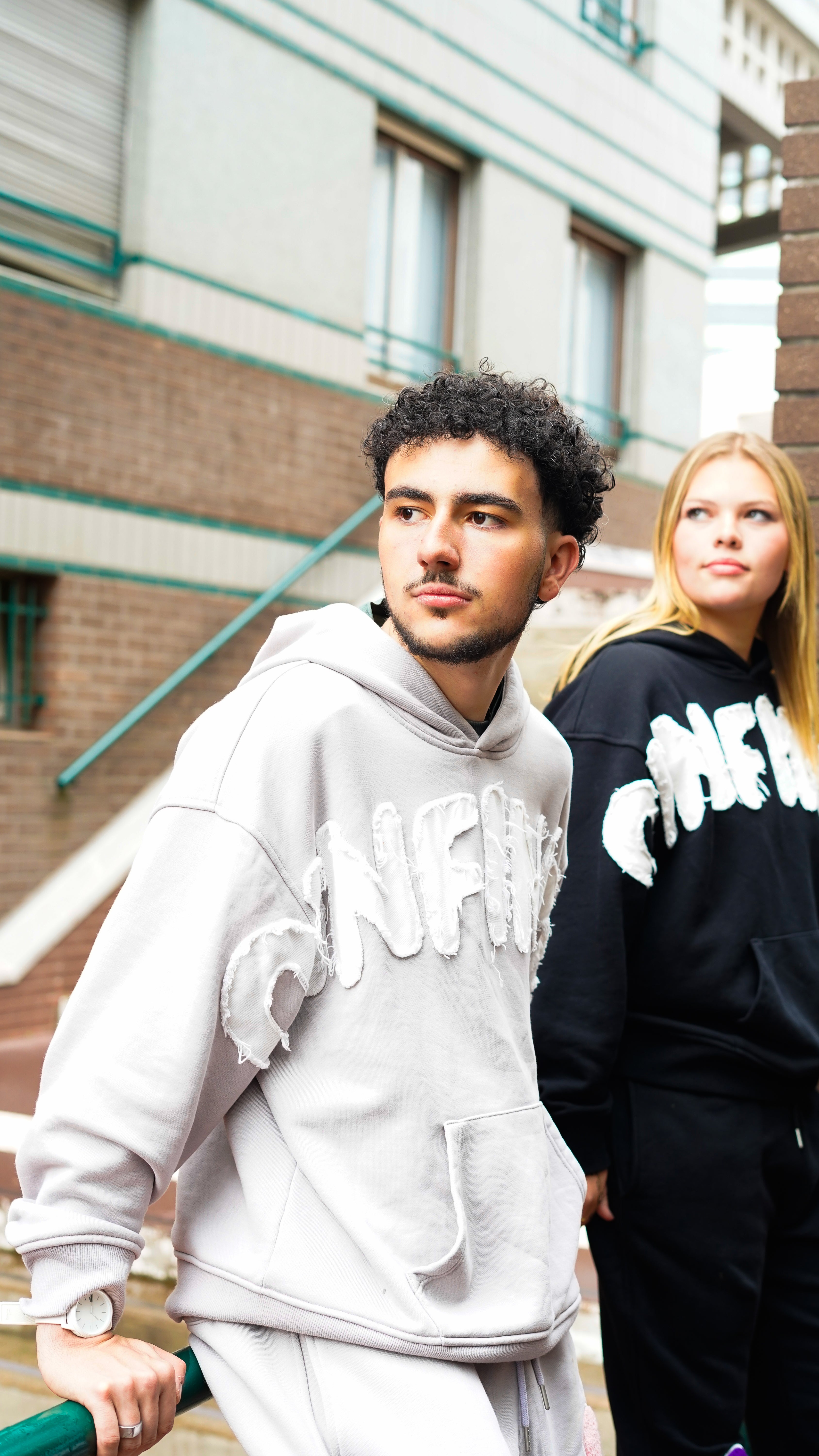 Sweat "invasion créative" gris