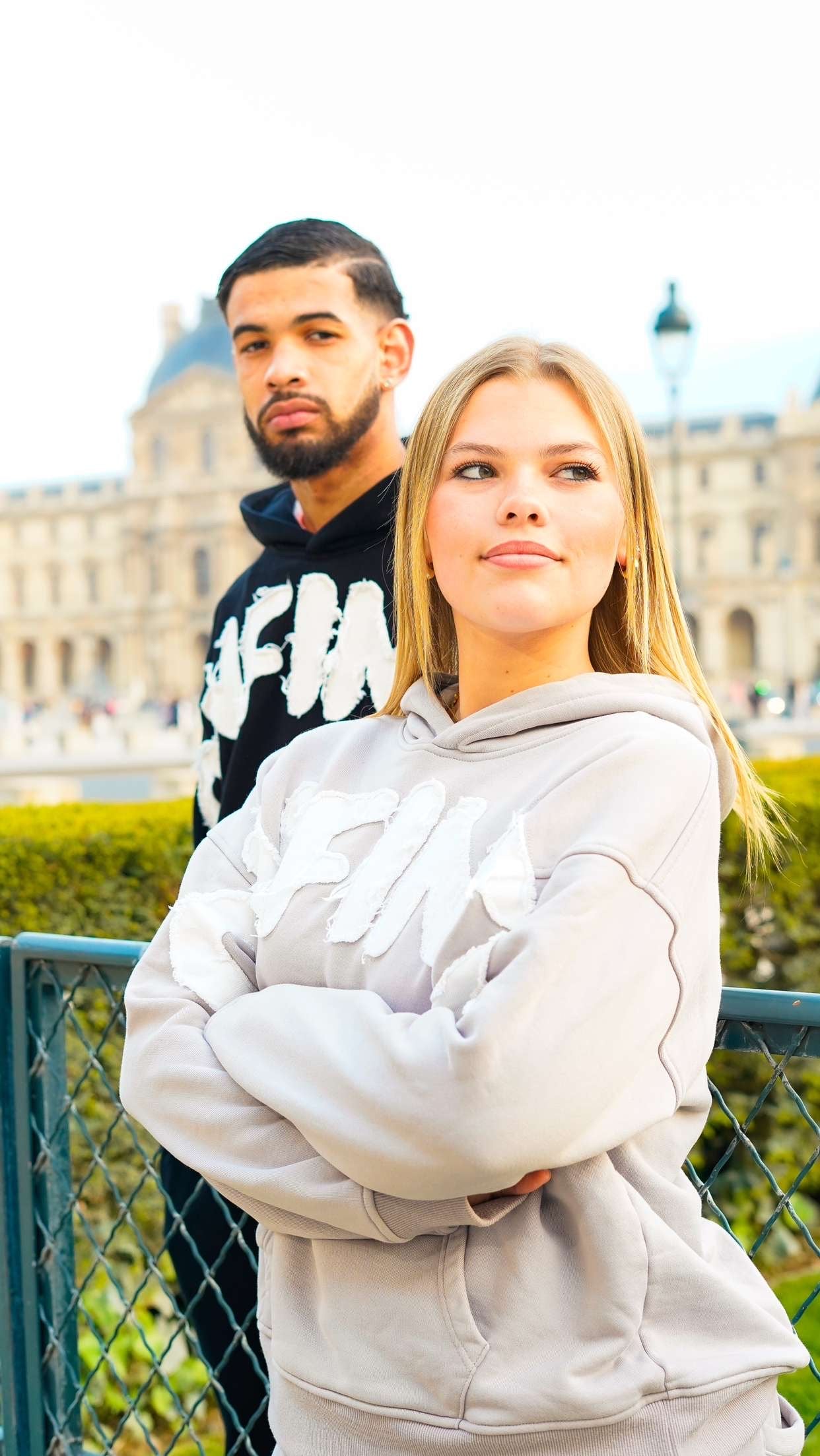 Sweat "invasion créative" gris